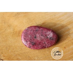 Pierre plate rhodonite Madagascar AA 30 à 50mm