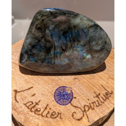 Bloc de labradorite polie