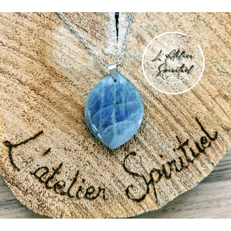 Pendentif ovale forme libre Labradorite Violette AA+